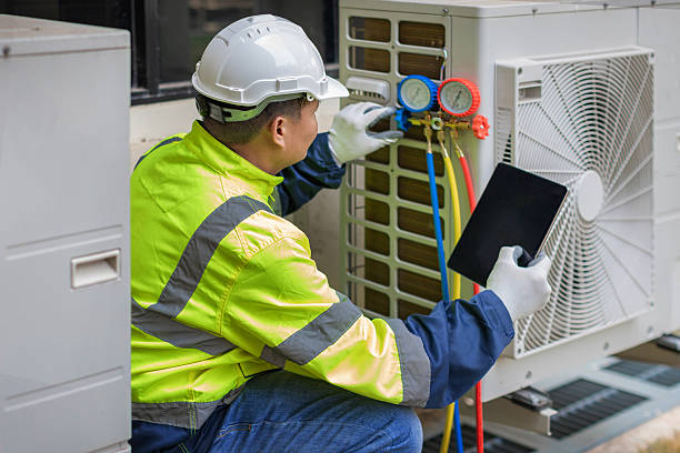 Professional Ac Installation technician working in Fredonia, WI